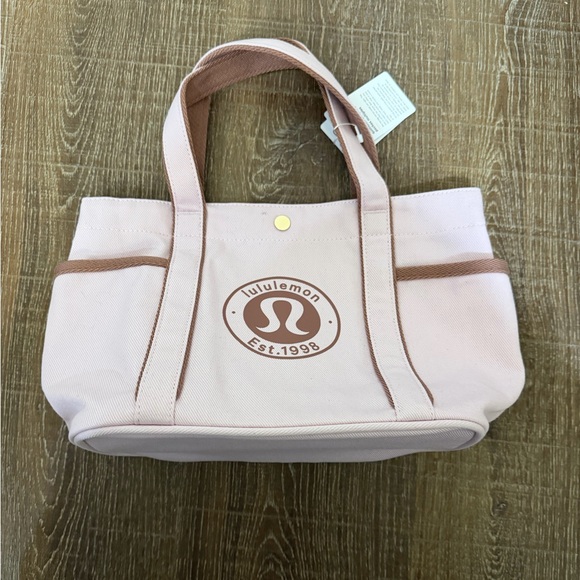 lululemon athletica Handbags - Lululemon tote